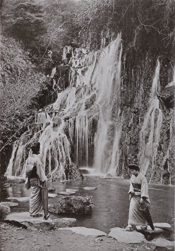 La cascade des bijoux tombants à Yumoto - Herbert Ponting