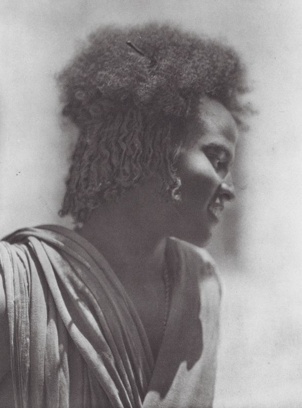 Afrique : Jeune Hadendoa, Soudan oriental - Hugo Adolf Bernatzik