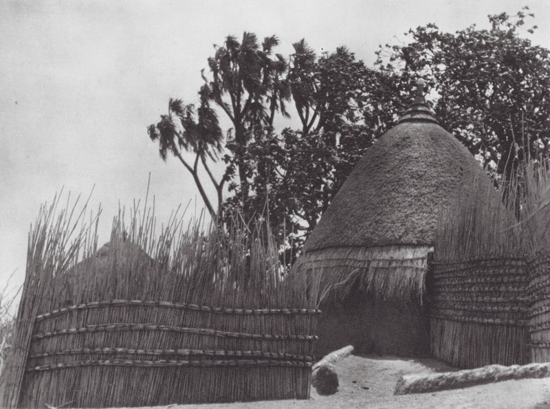 Afrique : temple Shilluk - Hugo Adolf Bernatzik