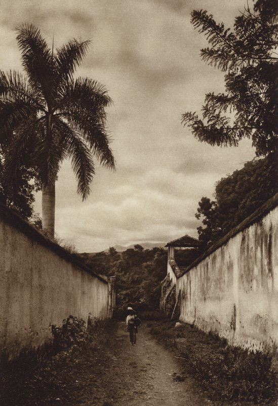 Mexique : Cuernavaca, rue menant au village de San Antonio (photo n/b) - Hugo Brehme