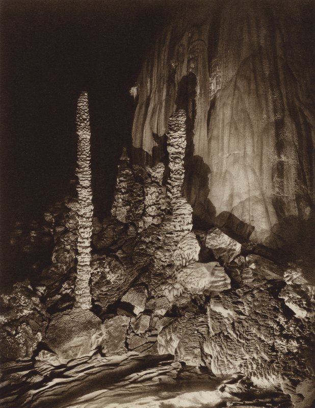 Mexique : grottes de stalactites de Cacahuamilpa, Etat de Guerrero (photo n/b) - Hugo Brehme
