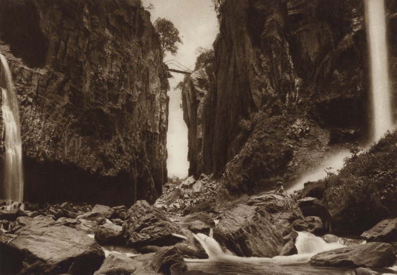 Mexique : Teocelo près de Jalapa, théâtre du tremblement de terre de 1920 (photo n/b) - Hugo Brehme