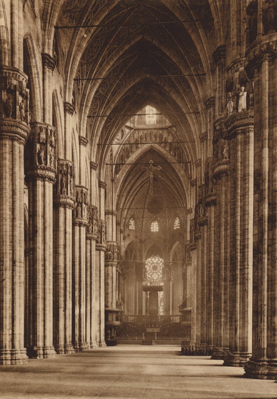 Duomo di Milano : Intérieur, Nef centrale (photo n/b) - Italian Photographer