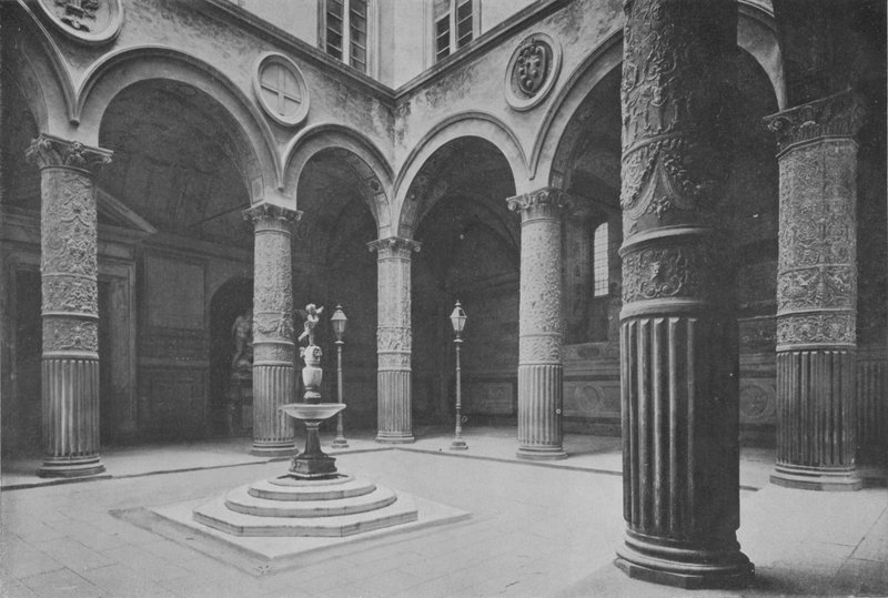 Florence, Palazzo Vecchio, Il Cortile (photo n/b) - Italian Photographer