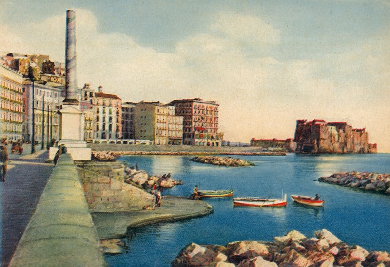 Napoli / Naples : Via Partenope et Castel Dell