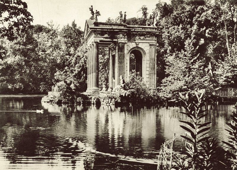 Temple sur le lac de la Villa Borghèse - Italian Photographer