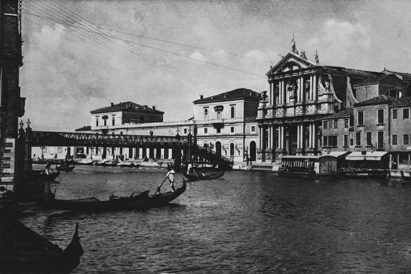 Venise, Église des Jésuites et Gare ferroviaire (photo n/b) - Italian Photographer