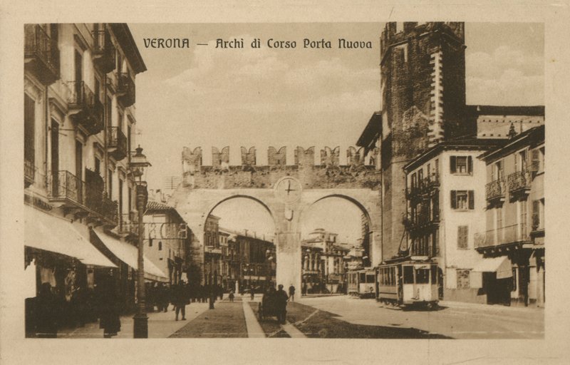 Vérone : Arches du Corso Porta Nuova (photo n/b) - Italian Photographer