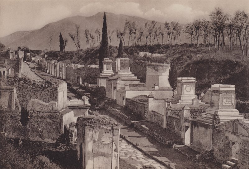 Via Delle Tombe, Rue des Tombes - Italian Photographer