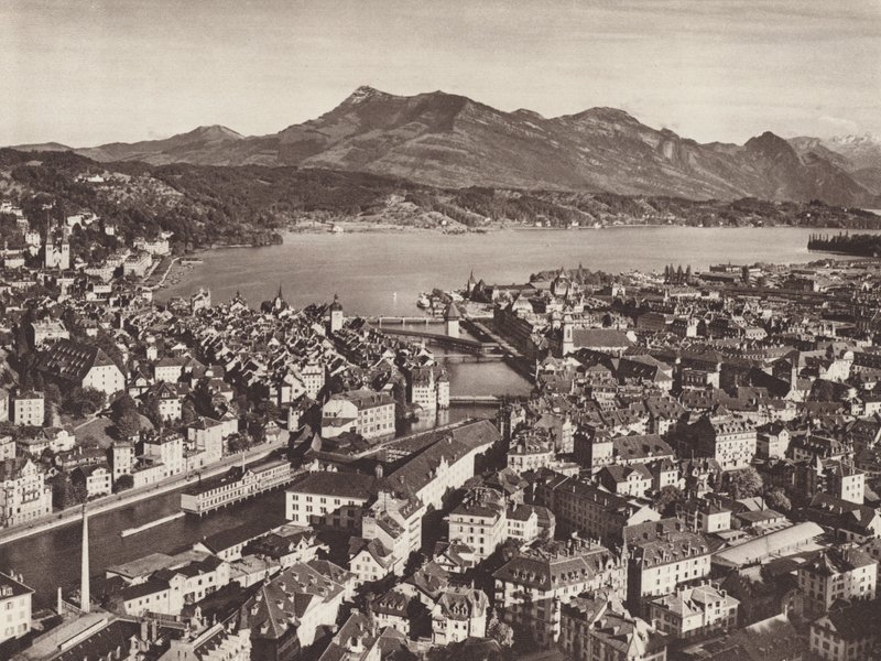 Suisse : Lucerne, depuis le Gutsch, en direction du lac et du Rigi - Jean Gaberell