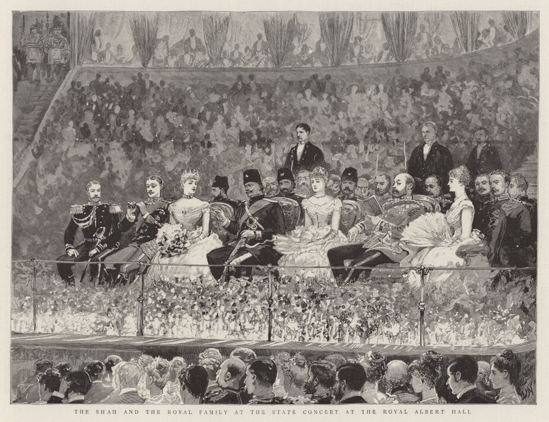 Le Shah et la famille royale au concert d