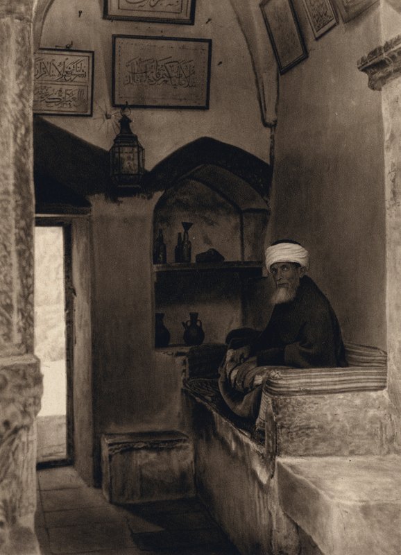 Jérusalem, garde de la mosquée sur le mont des Oliviers (photo n/b) - Karl Grober