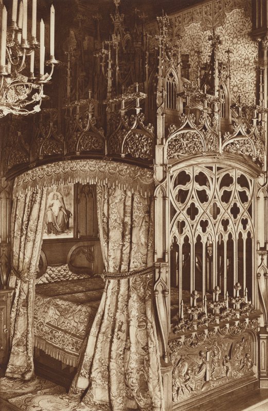 Château de Neuschwanstein du roi de Bavière, lit gothique de la chambre - Otto Ballerstedt