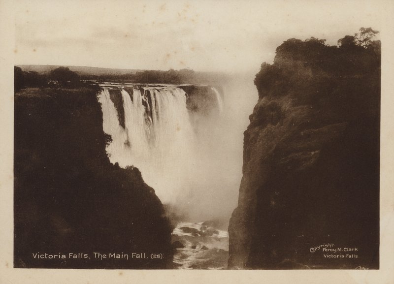 Chutes Victoria, La Grande Chute (photo n/b) - Percy M. Clark