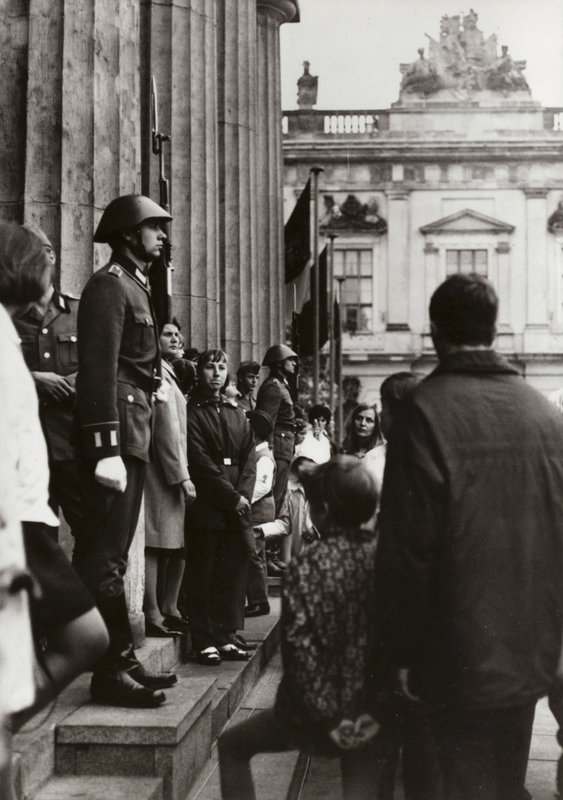 Au Mémorial des victimes du fascisme et du militarisme, les soldats de l