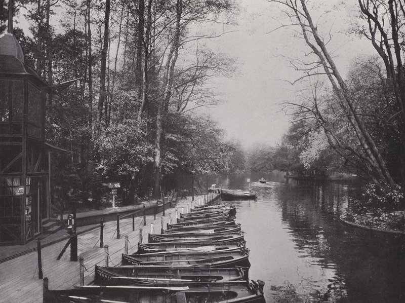 Dans le Tiergarten, Station de bateaux au Nouveau Lac - Photographer German