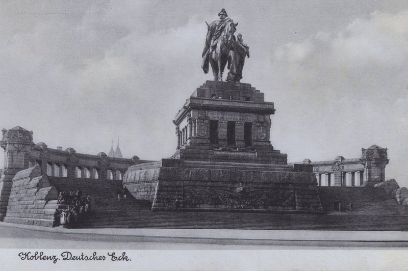 Monument à l