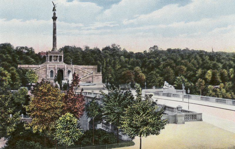 Munich : Friedensdenkmal Mit Prinzregentenstrasse - Photographer German