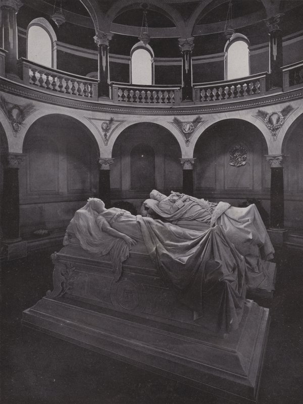 Potsdam, Friedenskirche, Mausolée avec sarcophages de l