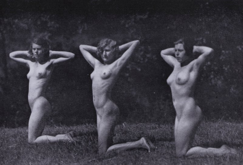 Le corps beau, culture physique pour les femmes (photo n/b) - Photographer German