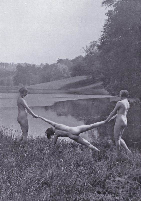 Le corps beau, culture physique pour les femmes (photo n/b) - Photographer German