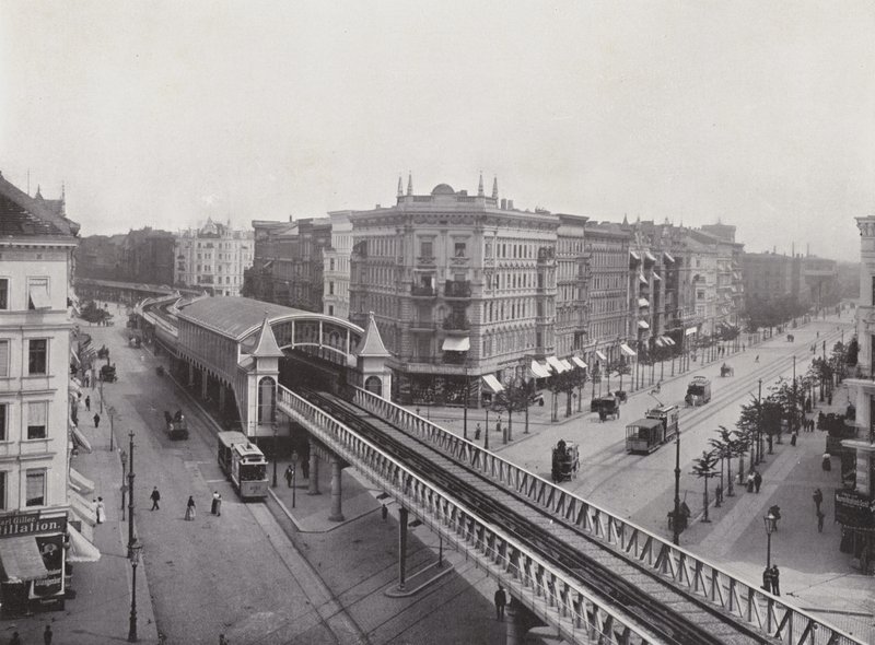 Wiener Strasse Mit Hochbahn-Bahnhof - Photographer German