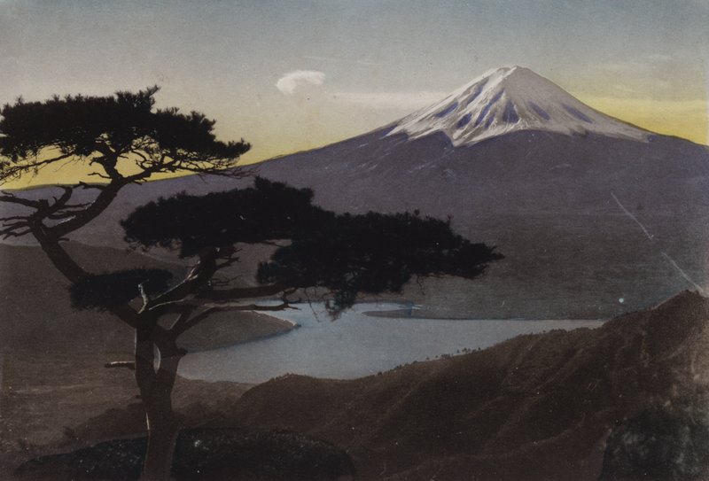 Japon, c.1912 : Mont Fuji depuis le col de Misaka - Photographer Japanese