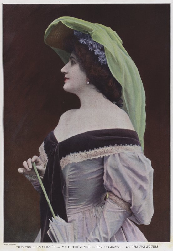 Mademoiselle Thevenet en Caroline dans La Chauve-Souris - Reutlinger Studio