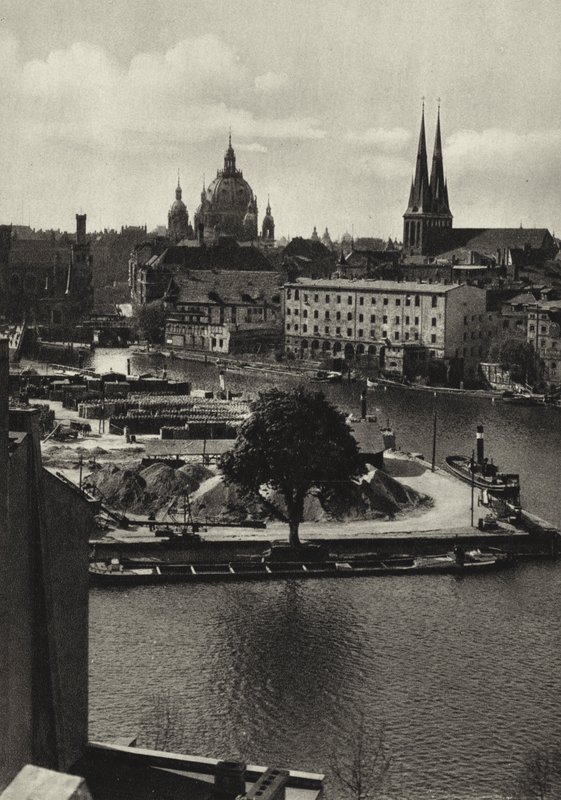 Berlin : Blick über die Spree zum Mühlendamm - Sasha Stone