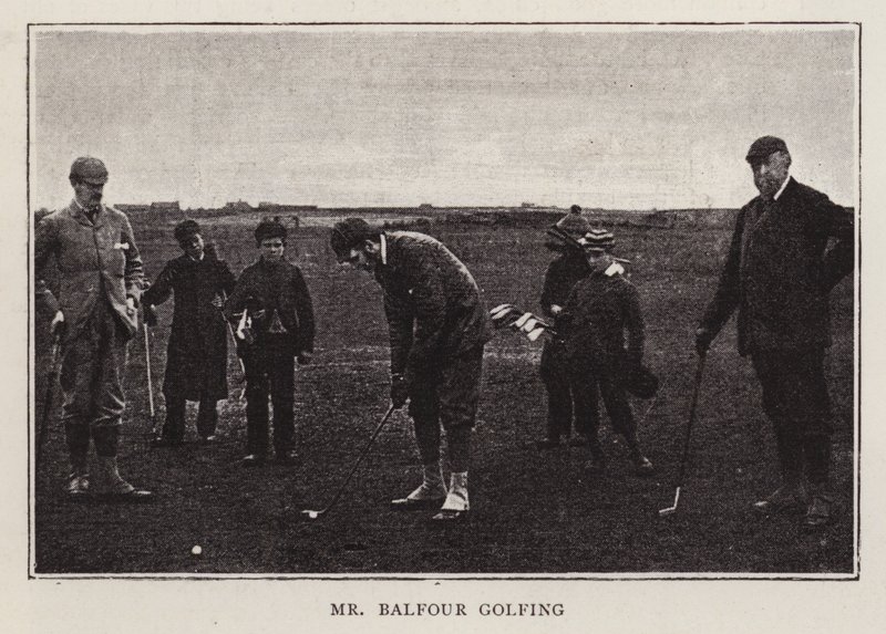Le politicien conservateur britannique Arthur Balfour jouant au golf - Scottish Photographer