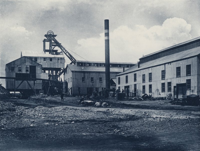 Équipement de tête, etc., Langlaagte Royal Gold Mining Company - South African Photographer