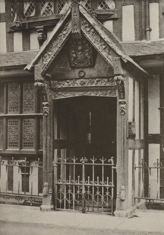 Porte, Guildhall des bouchers, Hereford - William Galsworthy Davie