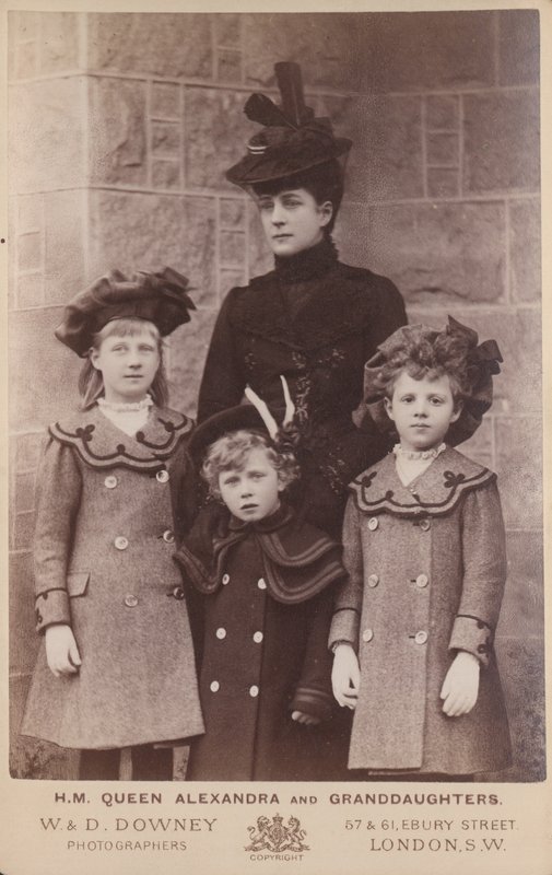Reine Alexandra et ses petites-filles - William and Daniel Downey