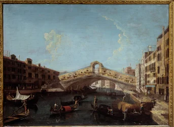 Vue du pont du Rialto à Venise, gondoles sur le Grand Canal