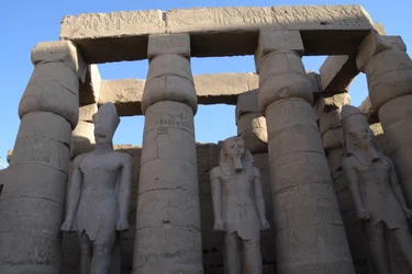 Le temple de Louxor, architecture égyptienne antique à Louxor