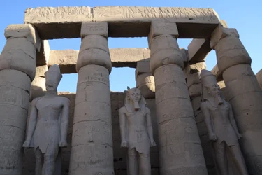 Le temple de Louxor, architecture égyptienne antique à Louxor