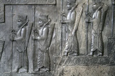 Sculpture murale représentant la Garde Royale, Tachara, Persépolis, c.6e-5e siècle av. J.-C.