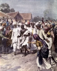 Le dirigeant politique et guide spirituel indien Mohandas Karamchand Gandhi (1869-1948), dit Mahatma, entreprit le 12/03/1930 une marche du sel afin d