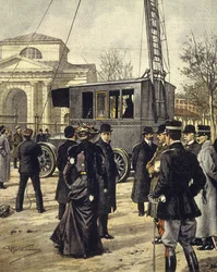 Le physicien italien Guglielmo Marconi assiste à des expériences avec la première station de radio mobile à Milan, 30 décembre