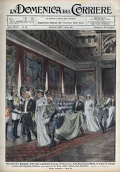 Le couple royal, Victor-Emmanuel III (Victor-Emmanuel) (Vittorio Emanuele III) (1869-1947) et son épouse Hélène de Monténégro, suivis du prince Humbert II et de Marie-José (Marie-José de Belgique, Maria José de Savoie), se rendent à la chapelle Paolina