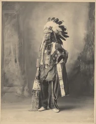 [Cheval tacheté, du peuple Oceti Sakowin Oyate].

