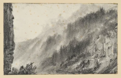 Paysage montagneux avec des brumes mouvantes, paroi rocheuse s