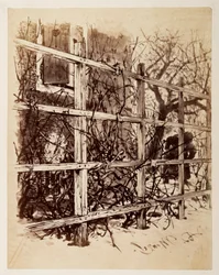 Un treillage devant une maison, auquel est suspendue une perruque, pour « La Cruche cassée » de Heinrich von Kleist