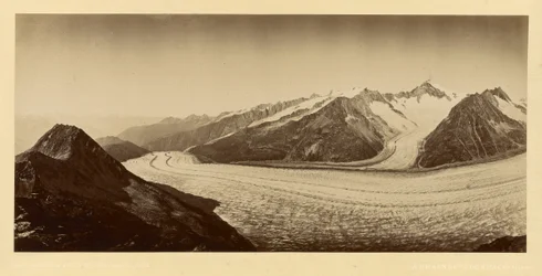 [Col de montagne enneigé]