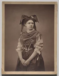 Jeune femme alsacienne