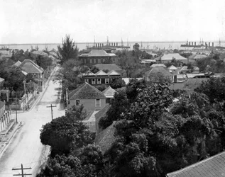 Duke Street et le port, Kingston, Jamaïque, vers 1905