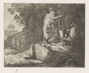 Femme filant devant une maison