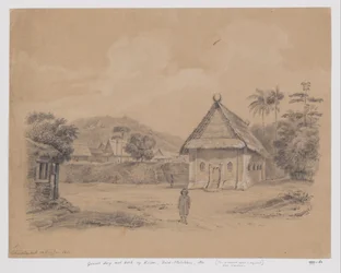 Vue sur le village avec église à Kisar, Moluques du Sud