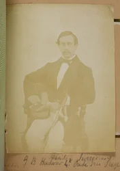 Chirurgien adjoint G.B. Hadow 4e Oude Irr Siege, vers 1856-57 (photo n/b)