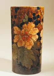Vase avec décorations florales, par Albert Dammouse